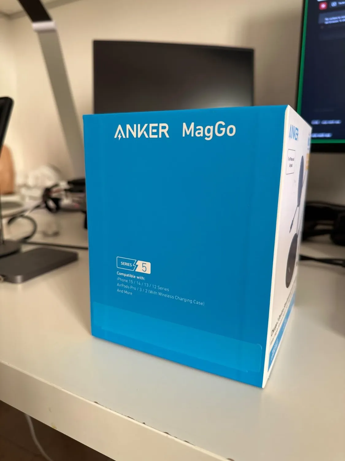 Anker Solix support chargeur induction Qi2 15W 2 en 1