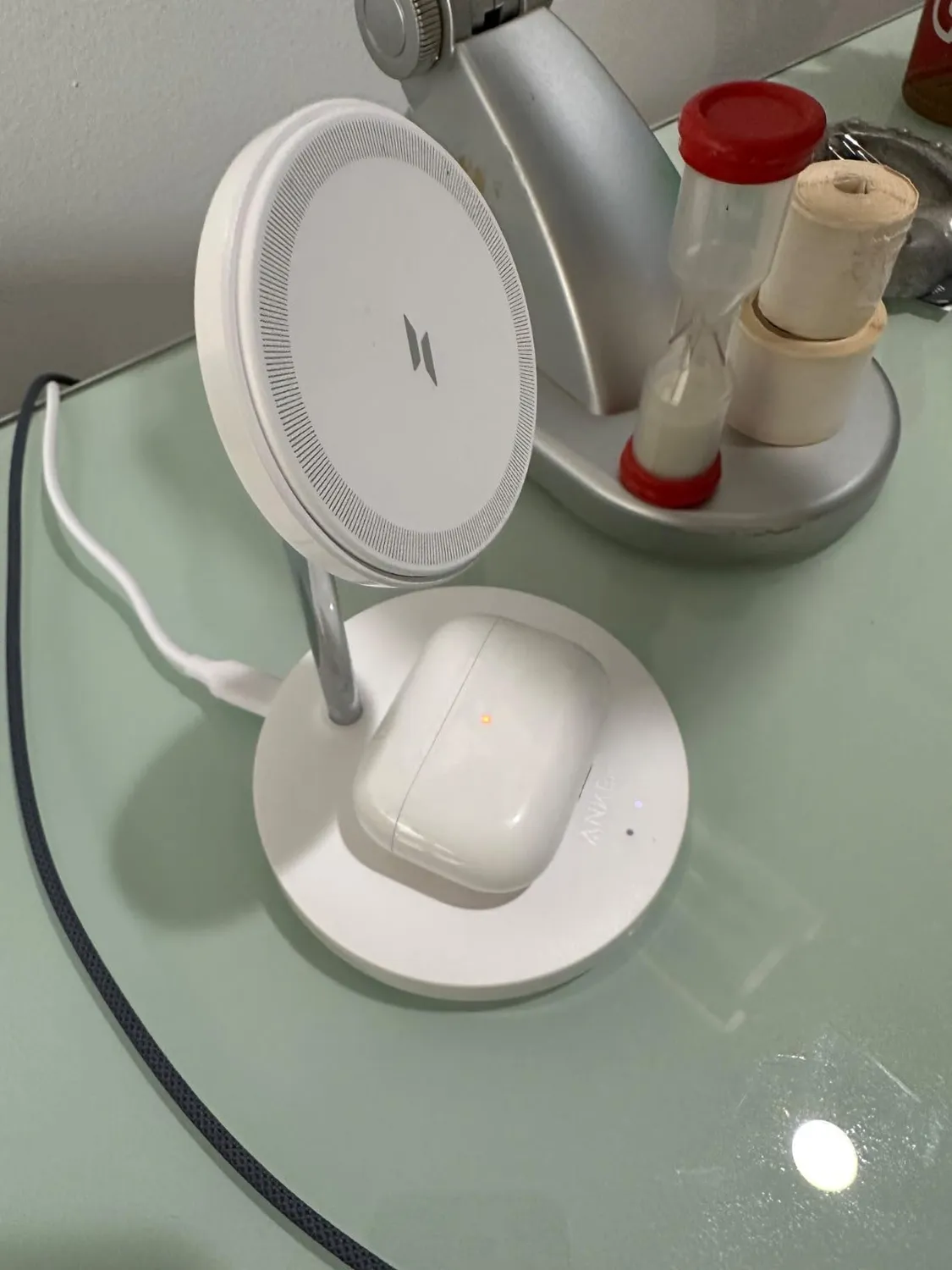 Anker Solix support chargeur induction Qi2 15W 2 en 1