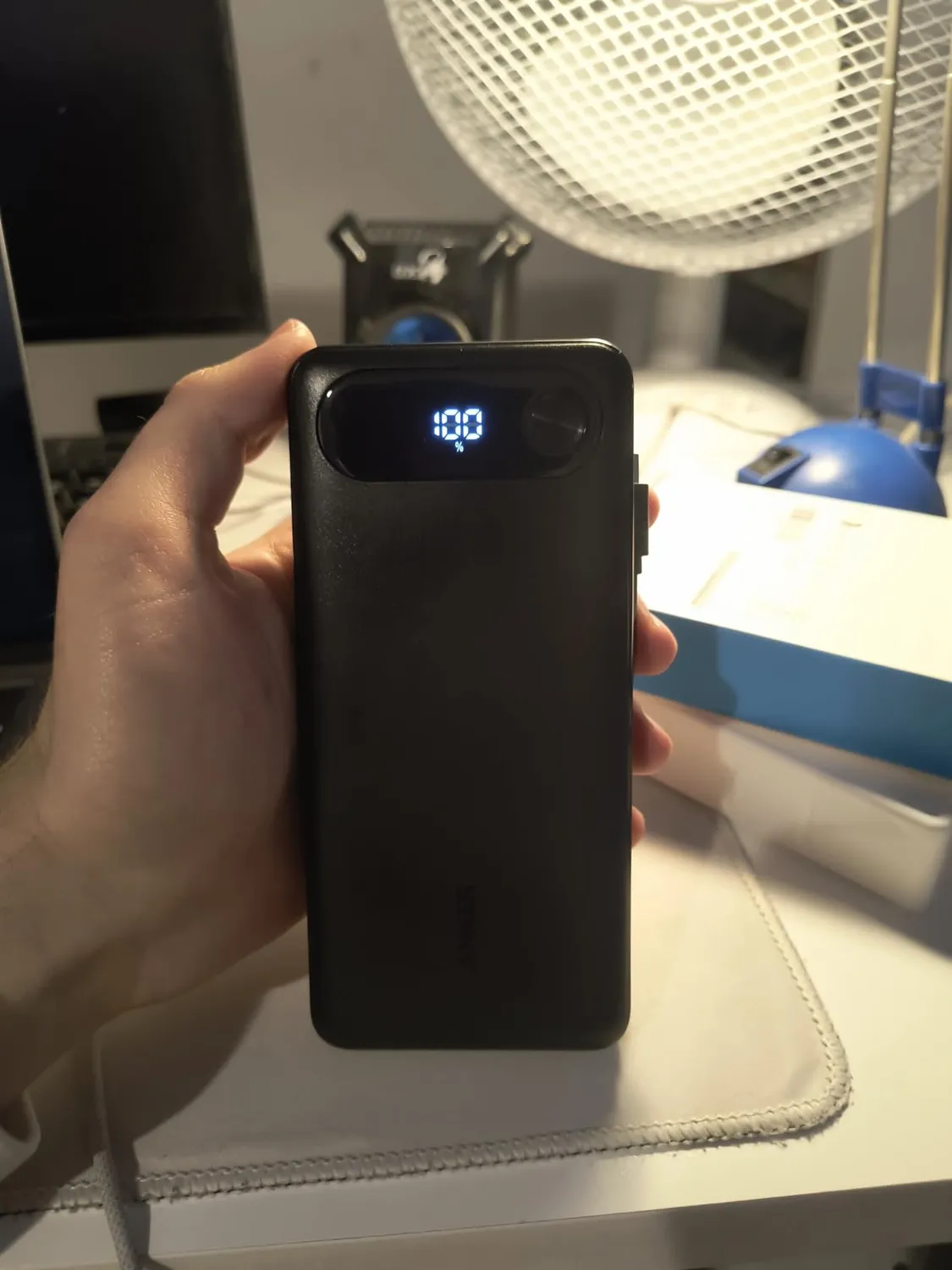 Anker batterie externe 20000 mAh 87W câble intégré